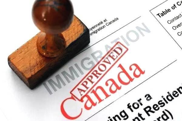 加拿大签证采集指纹